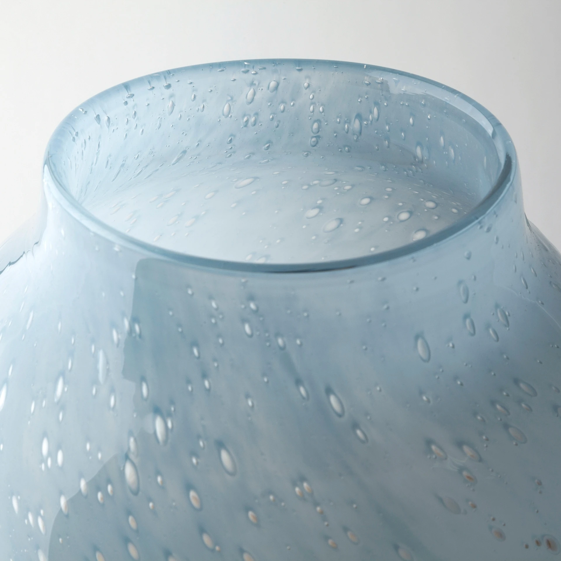 Best Sale ๐ Mercana Nasser III Large Blue/Gold/Chrome Urn Style Glass Vase - 8"W X 8"D 15"H ๐ฏ 4 Best Sale ๐ Mercana Nasser III Large Blue/Gold/Chrome Urn Style Glass Vase - 8"W X 8"D 15"H ๐ฏ - Image 4