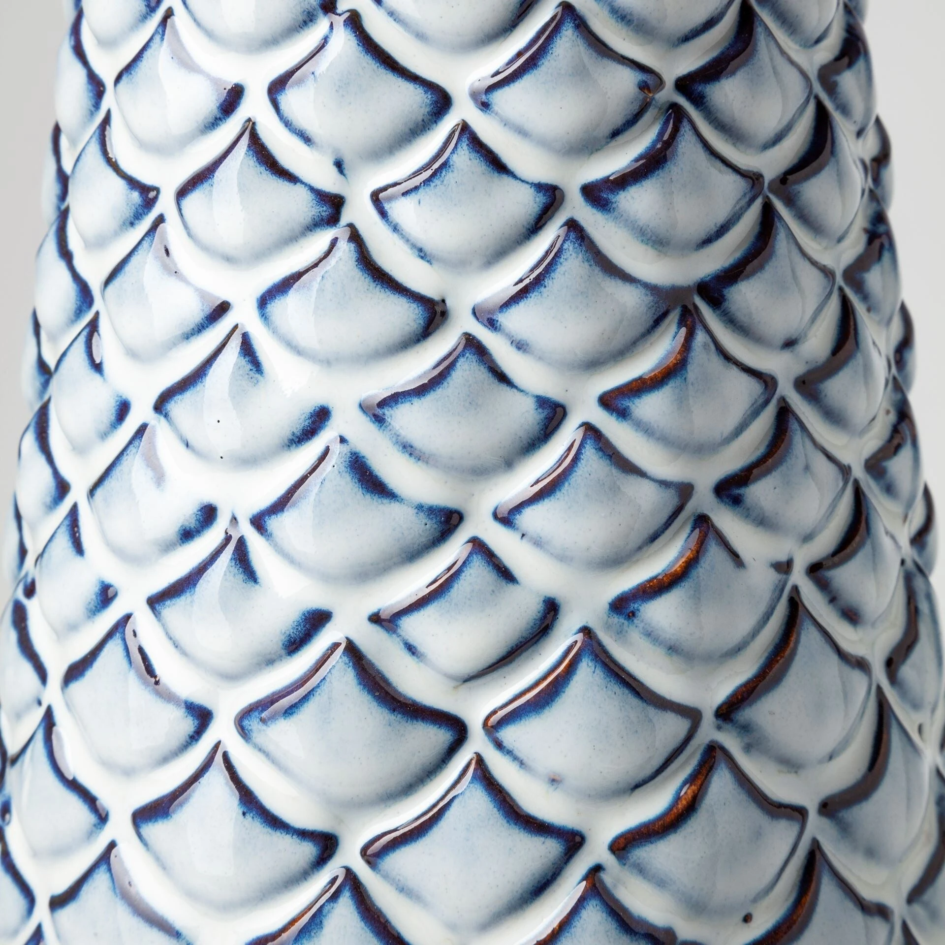 Promo 😉 Mercana Troi II Large Blue White Fishscale Pattern Ceramic Vase 🌟 4 Promo 😉 Mercana Troi II Large Blue White Fishscale Pattern Ceramic Vase 🌟 - Image 4